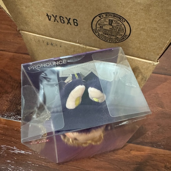 Pop Mart Labubu x Pronounce Wings of Fortune Vinyl Plush Hanging Card - Picture 4 of 4